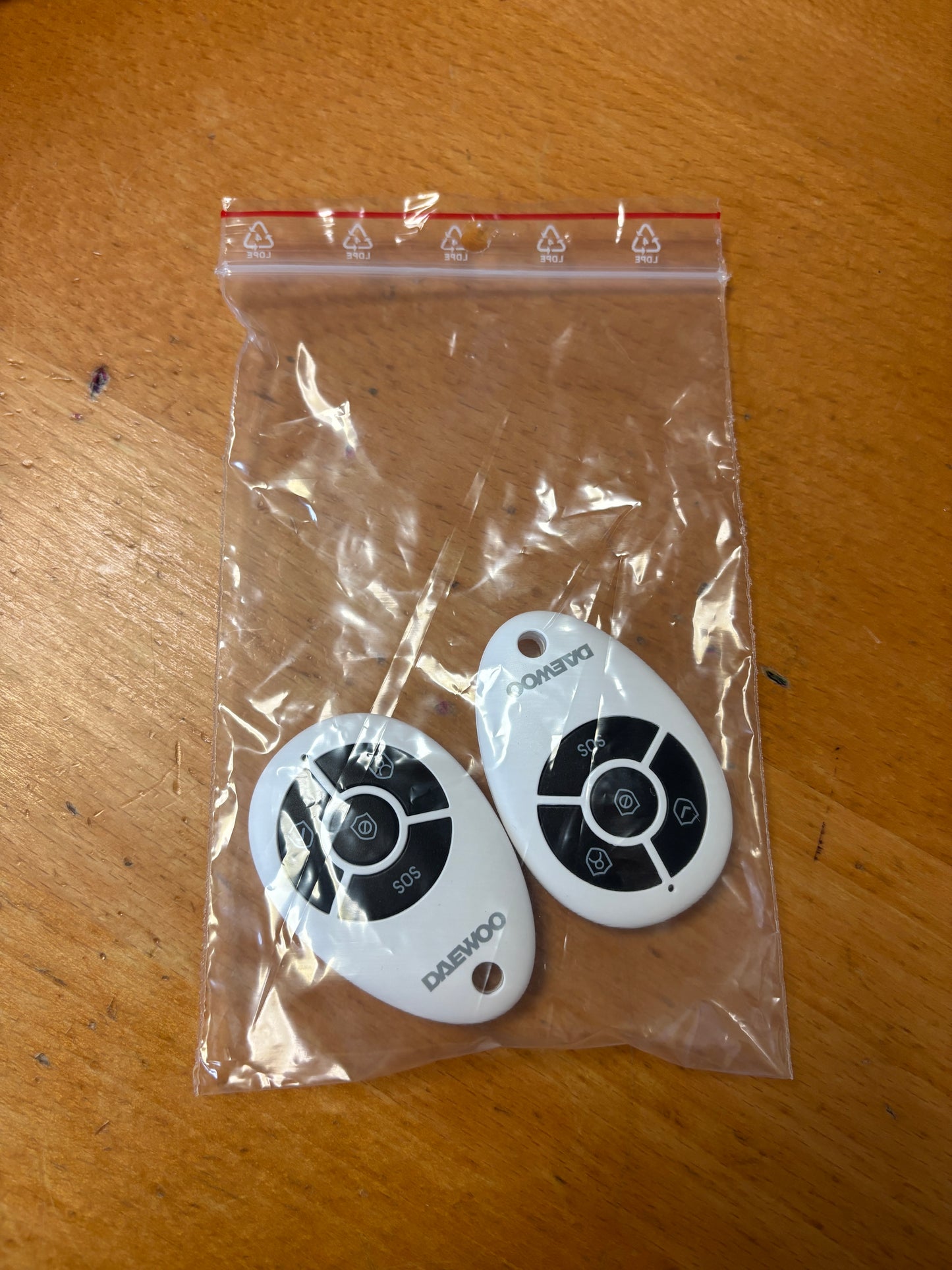 Lot de 2 télécommandes WRC301 - Reconditionné